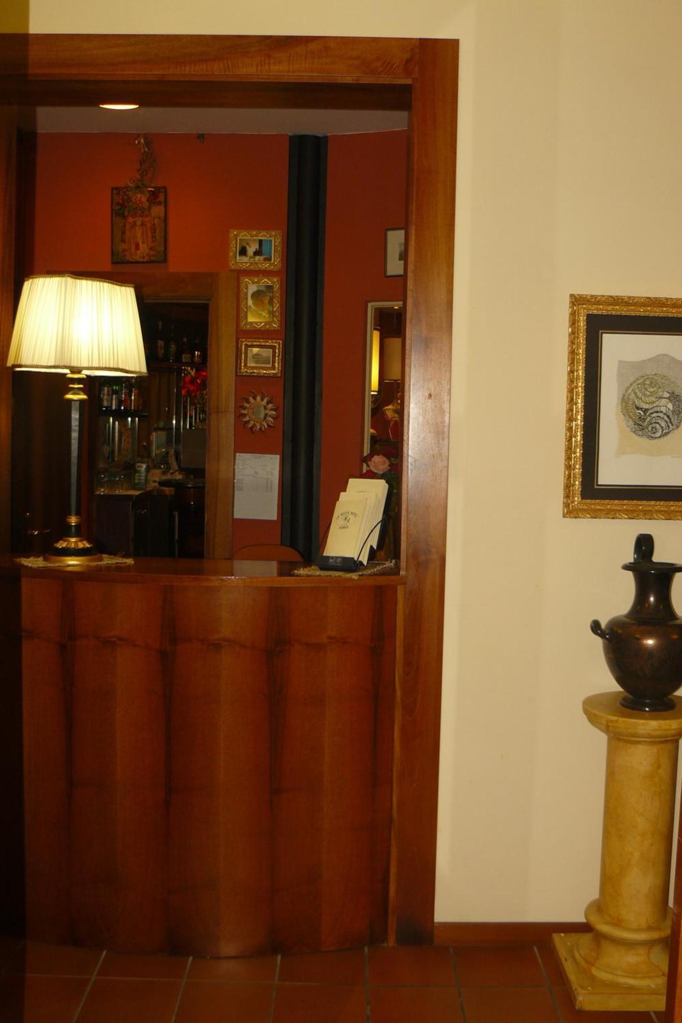 Hotel La Rocca Gubbio Exteriör bild
