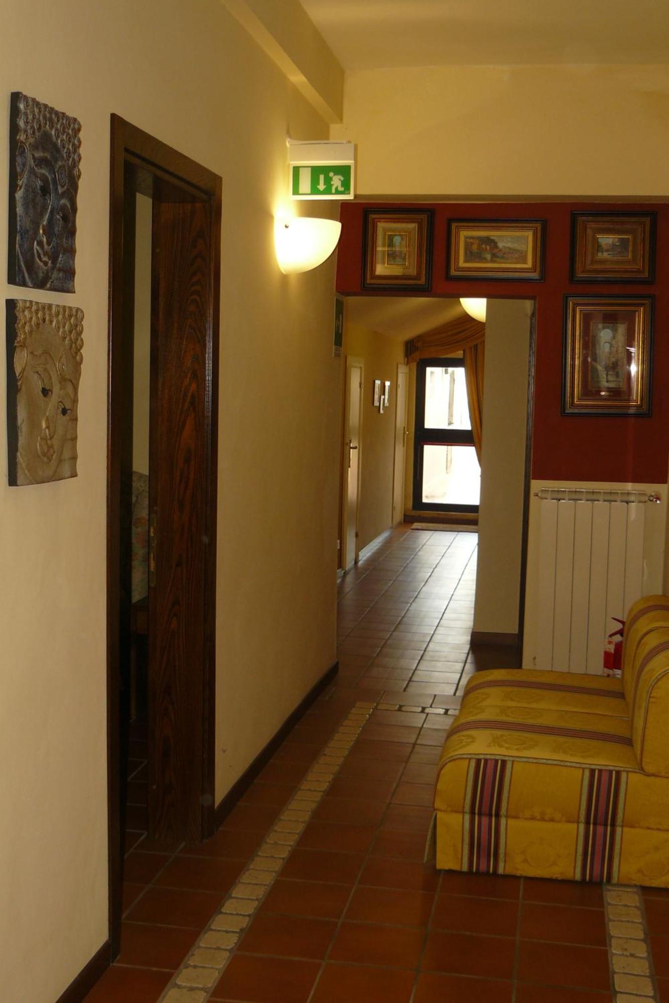 Hotel La Rocca Gubbio Exteriör bild