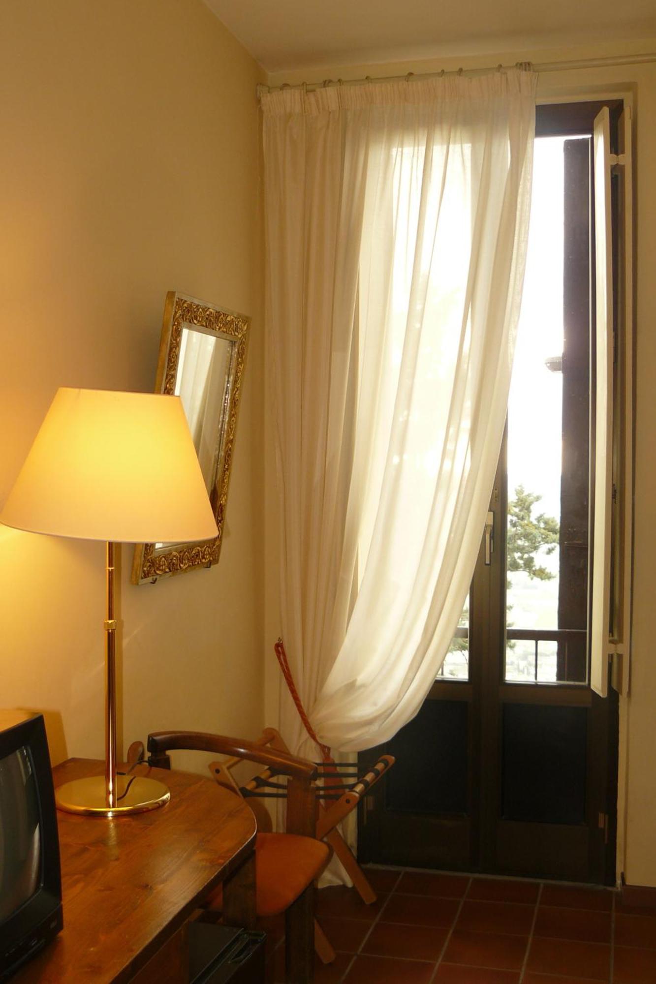 Hotel La Rocca Gubbio Exteriör bild