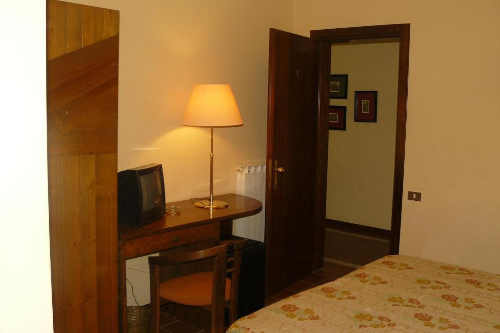 Hotel La Rocca Gubbio Exteriör bild