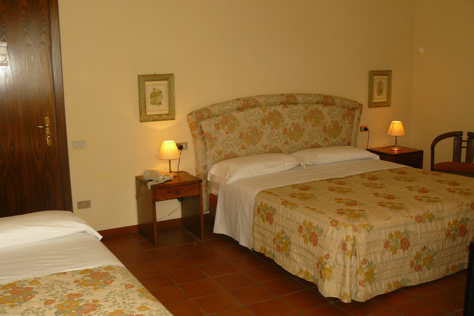 Hotel La Rocca Gubbio Exteriör bild